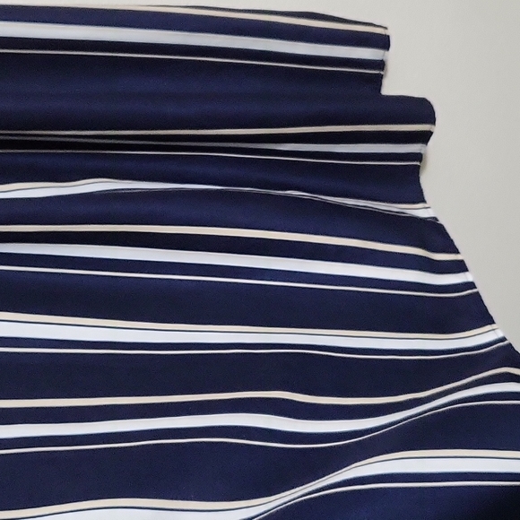 Striped dress with no tags - Picture 4 of 6